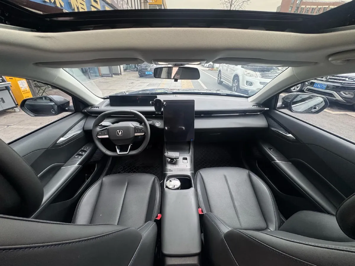 2025 ChangAn Eado 1.5T 192HP L4 7DCT,autocango,china used car exporter,china ev exporter,chinese used car exporter,chinese used ev exporter