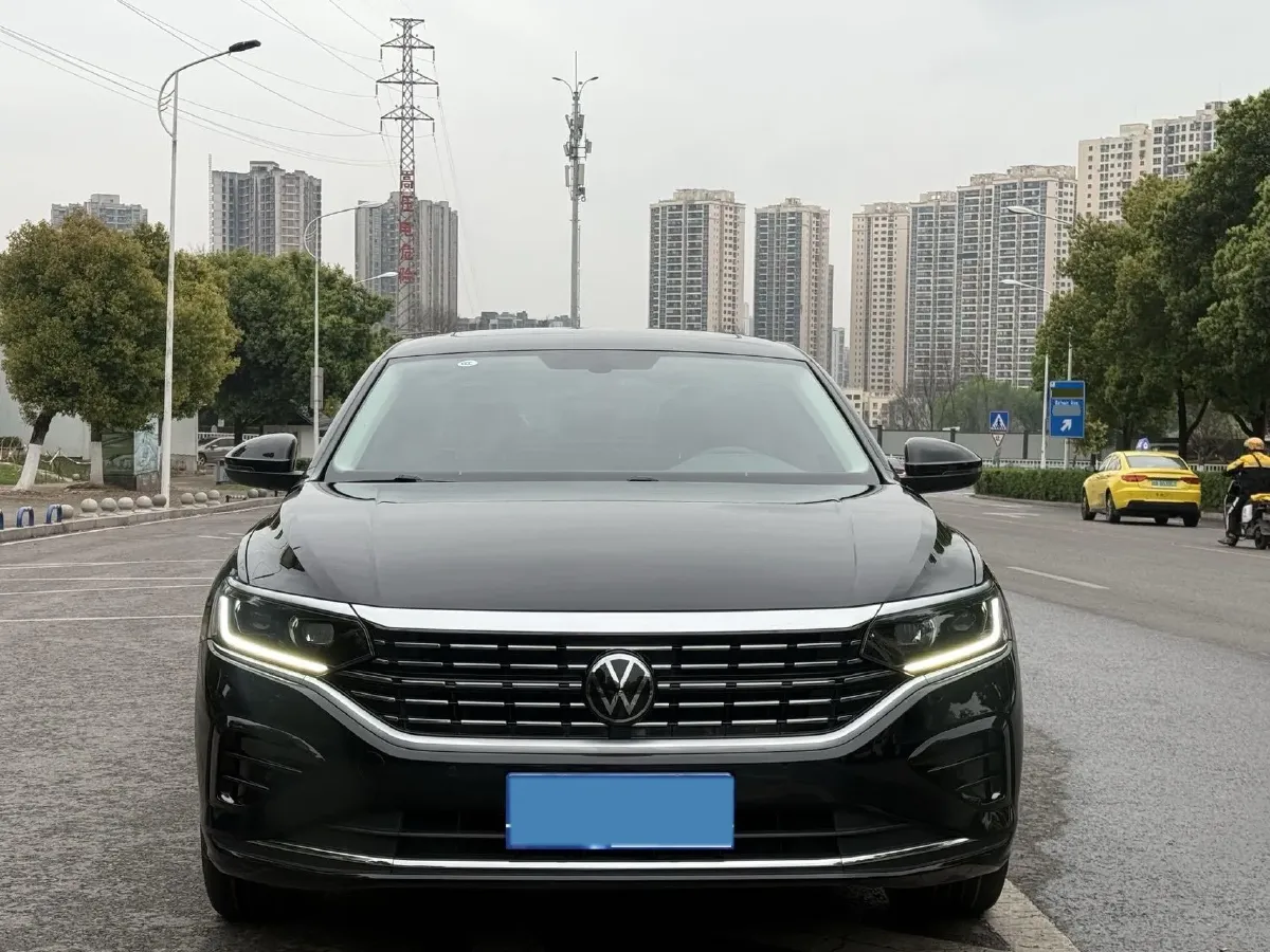 2023 Volkswagen Passat 2.0T 186HP L4 7DCT,autocango,china used car exporter,china ev exporter,chinese used car exporter,chinese used ev exporter