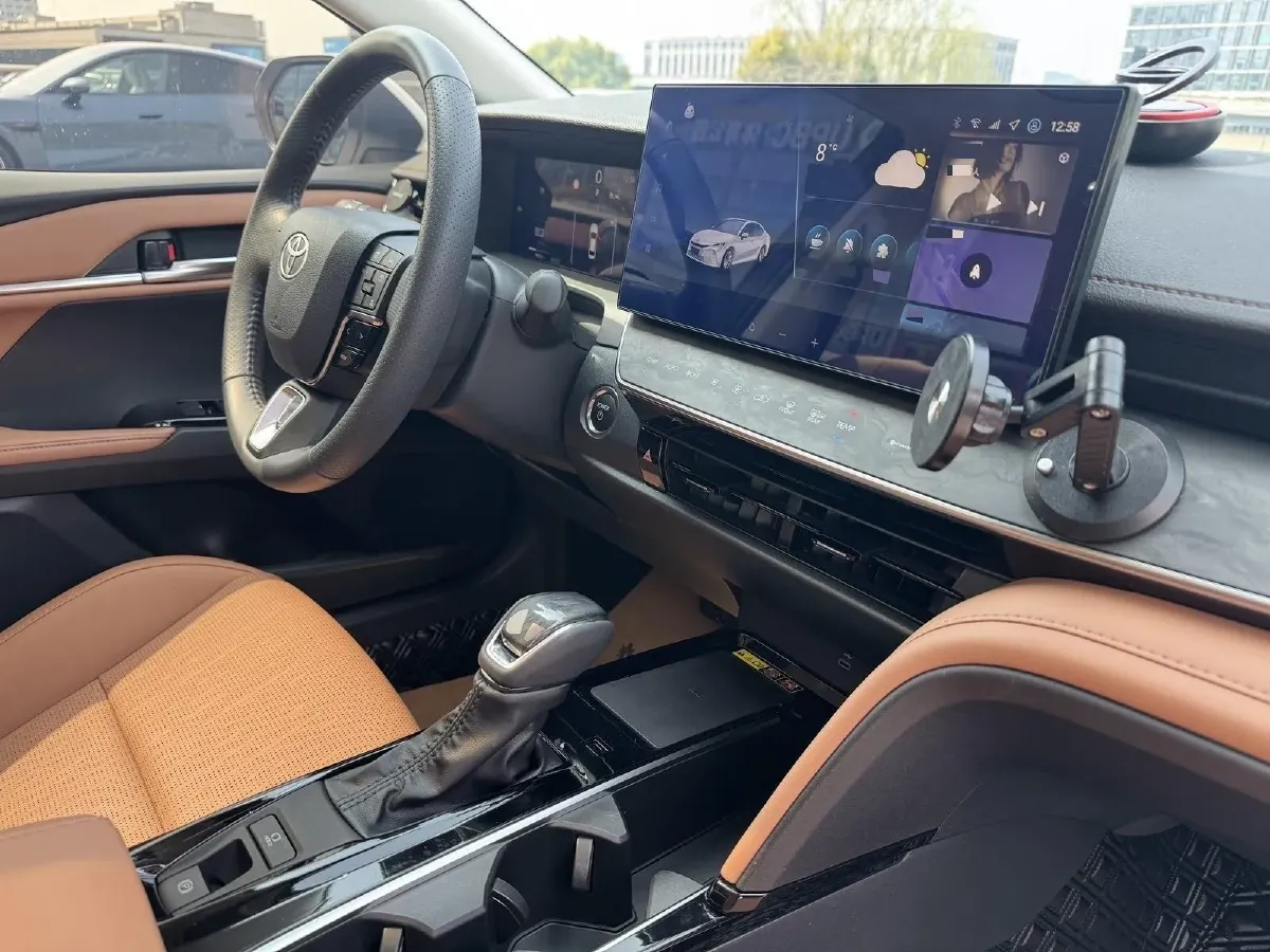 2025 Toyota Camry 2.0L 152HP L4 E-CVT Hybrid,autocango,china used car exporter,china ev exporter,chinese used car exporter,chinese used ev exporter