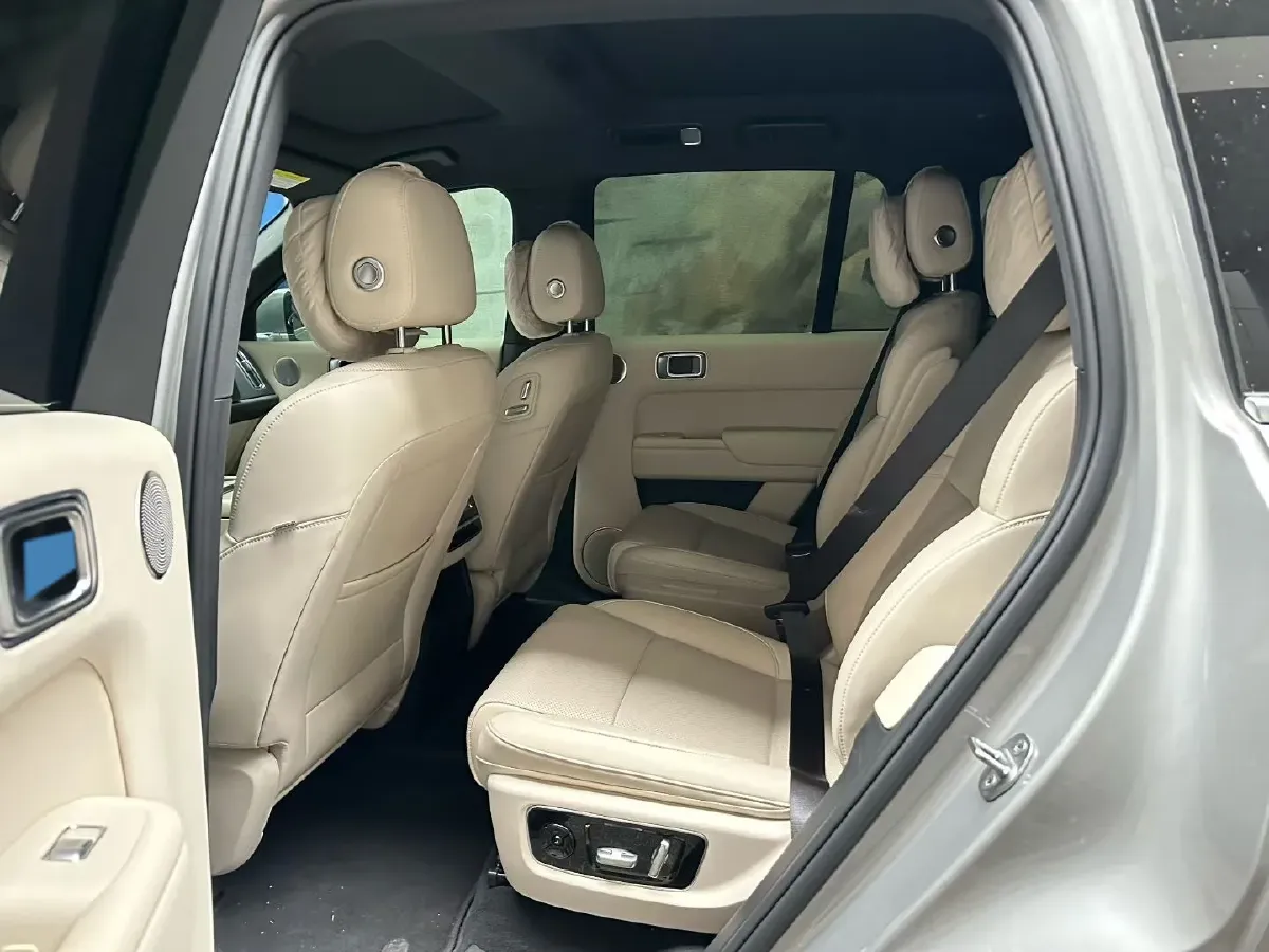 2023 Li L8 Range Extended 154HP REEV 40.9KWH,autocango,china used car exporter,china ev exporter,chinese used car exporter,chinese used ev exporter