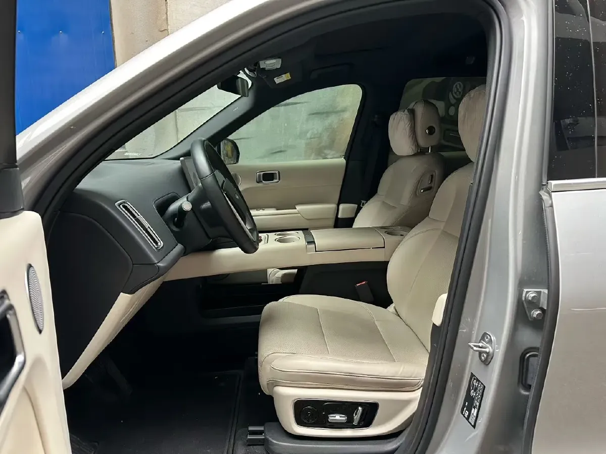 2023 Li L8 Range Extended 154HP REEV 40.9KWH,autocango,china used car exporter,china ev exporter,chinese used car exporter,chinese used ev exporter