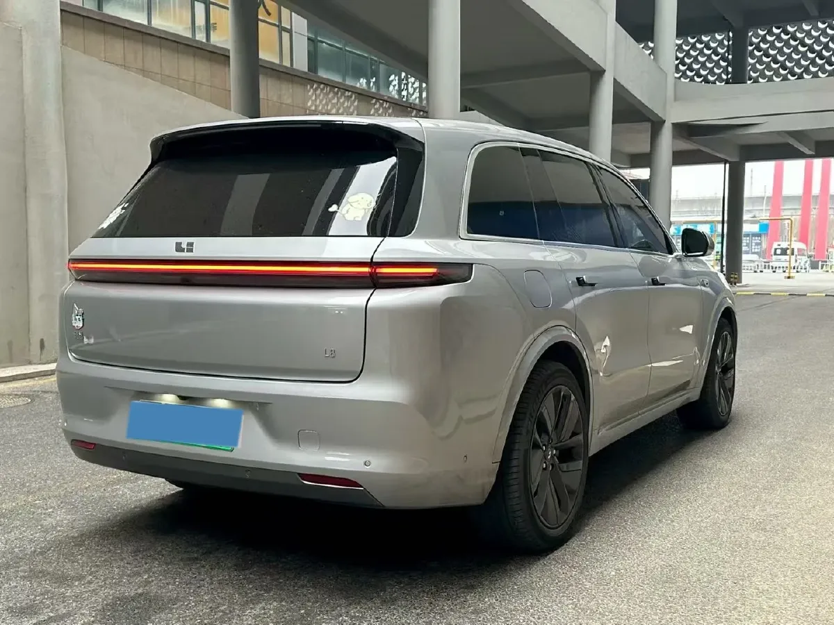 2023 Li L8 Range Extended 154HP REEV 40.9KWH,autocango,china used car exporter,china ev exporter,chinese used car exporter,chinese used ev exporter