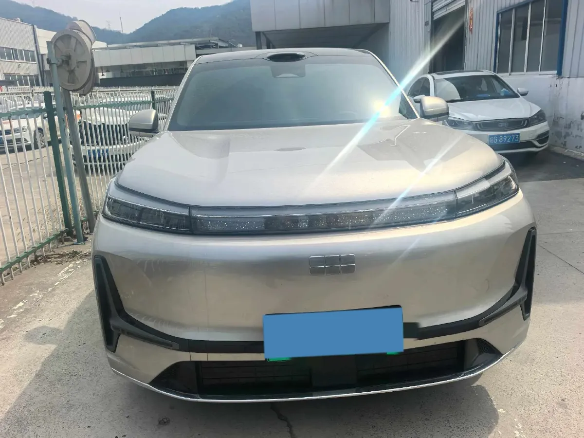 2025 Volkswagen Tiguan L 2.0T 220HP L4 7DCT,autocango,china used car exporter,china ev exporter,chinese used car exporter,chinese used ev exporter