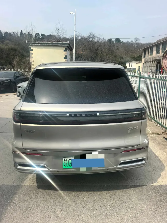 2025 Volkswagen Tiguan L 2.0T 220HP L4 7DCT,autocango,china used car exporter,china ev exporter,chinese used car exporter,chinese used ev exporter