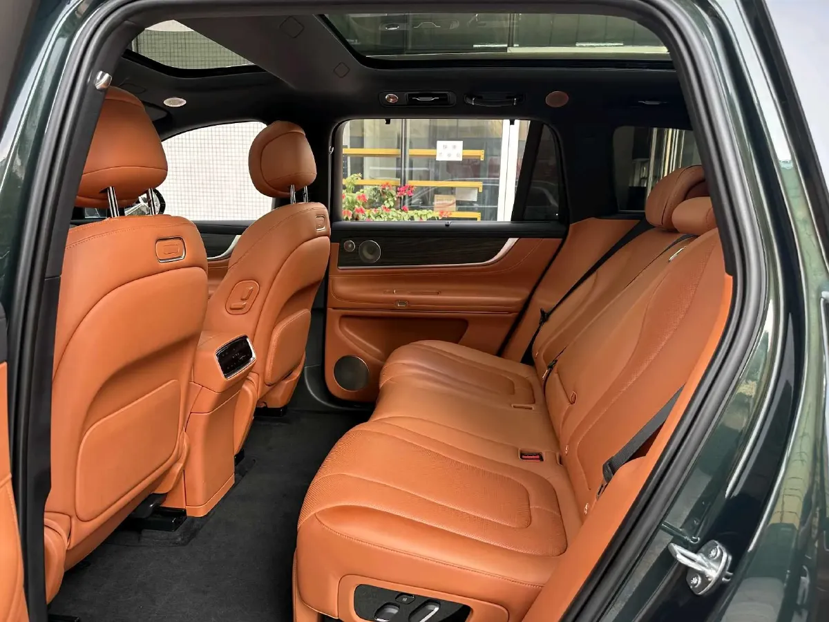 2024 AITO AITO M9 1.5T 152HP L4 REEV 52KWH,autocango,china used car exporter,china ev exporter,chinese used car exporter,chinese used ev exporter