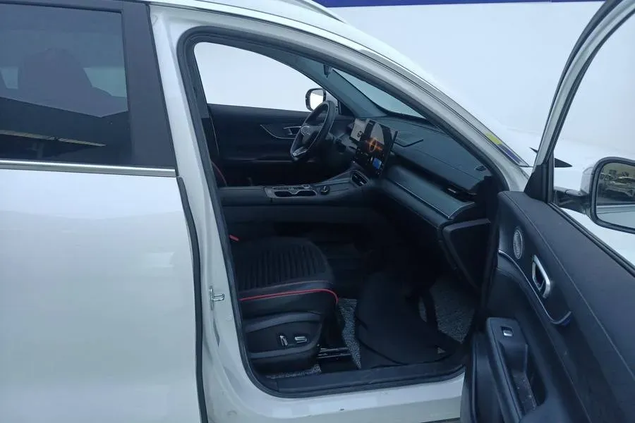 2025 Chery Tiggo 8 Plus 1.6T 197HP L4 7DCT,autocango,china used car exporter,china ev exporter,chinese used car exporter,chinese used ev exporter