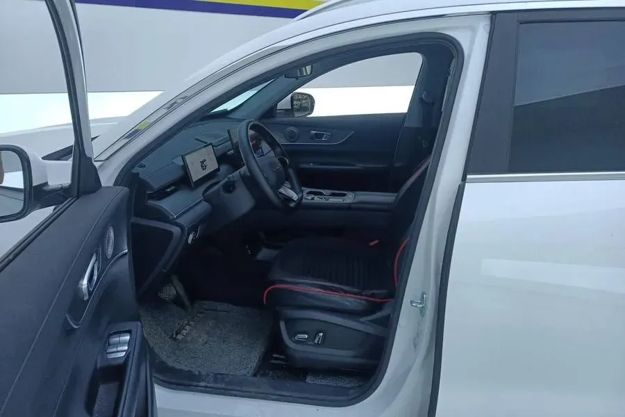 2025 Chery Tiggo 8 Plus 1.6T 197HP L4 7DCT,autocango,china used car exporter,china ev exporter,chinese used car exporter,chinese used ev exporter