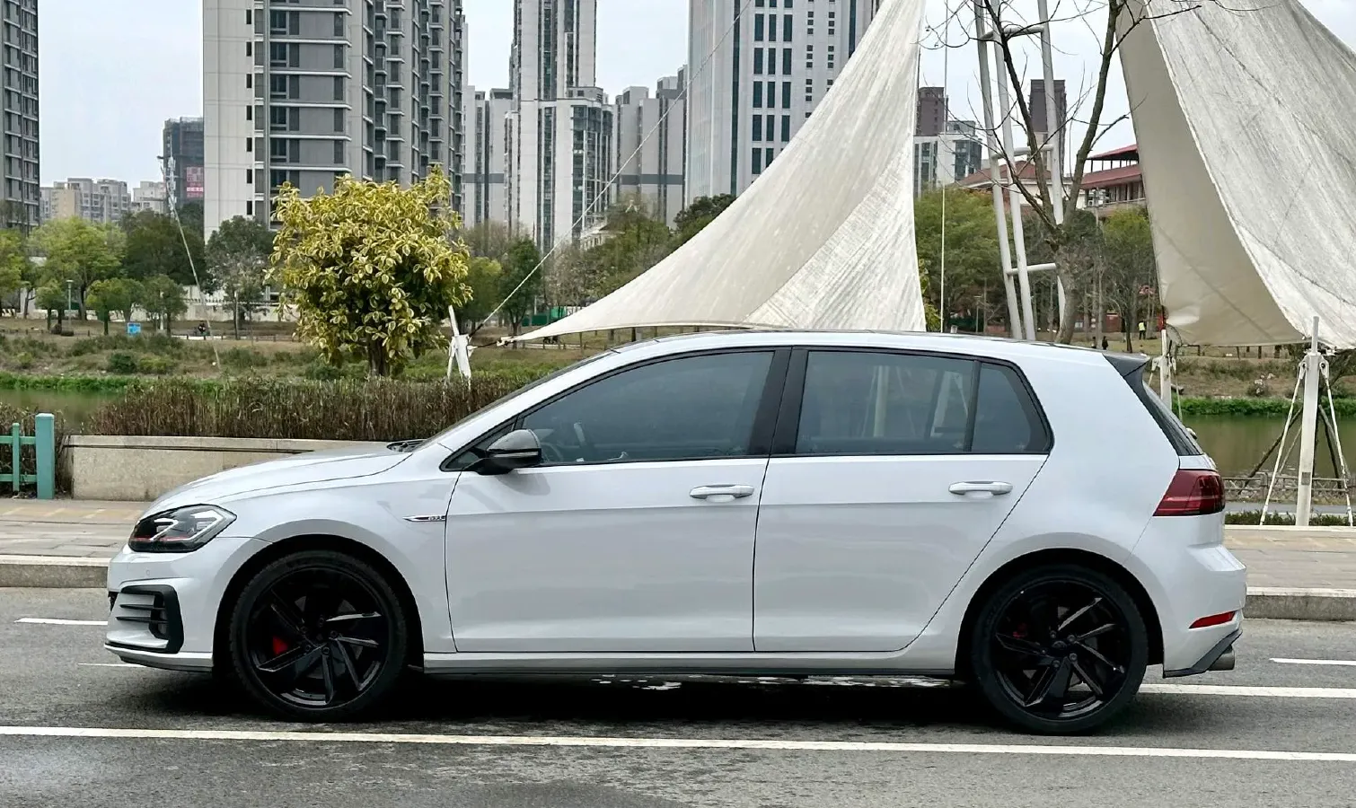 2018 Volkswagen GolfGTI 2.0T 220HP L4 7DCT,autocango,china used car exporter,china ev exporter,chinese used car exporter,chinese used ev exporter