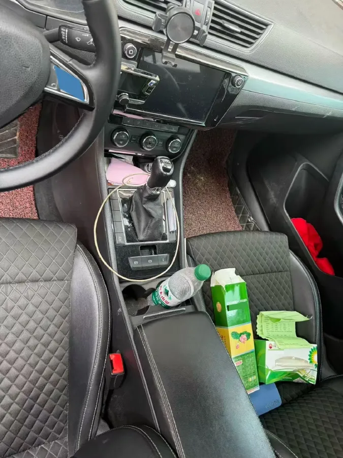 2018 Skoda Superb 1.8T 180HP L4 7DCT,autocango,china used car exporter,china ev exporter,chinese used car exporter,chinese used ev exporter