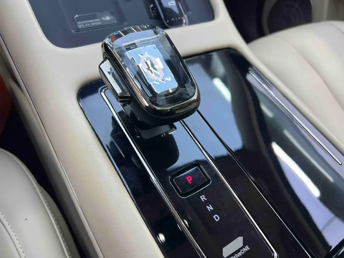 2024 AITO AITO M7 1.5T 152HP L4 REEV 42KWH,autocango,china used car exporter,china ev exporter,chinese used car exporter,chinese used ev exporter