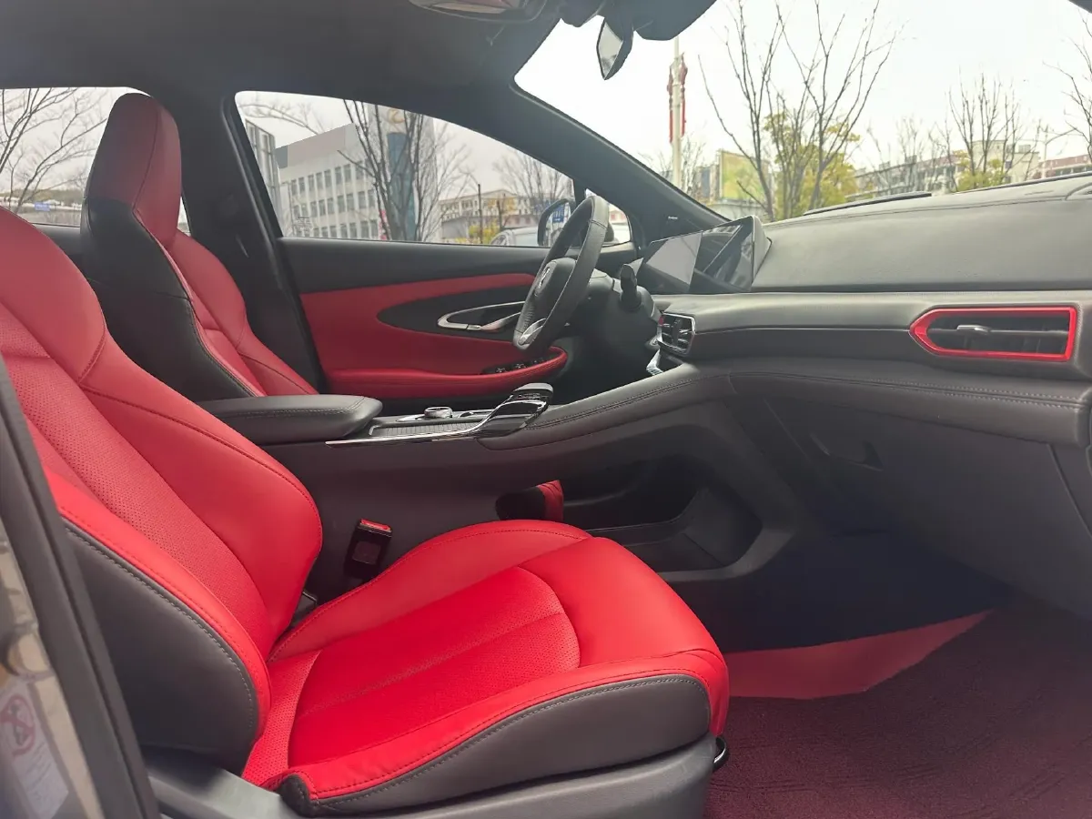 2021 ChangAn UNI-T 1.5T 180HP L4 7DCT,autocango,china used car exporter,china ev exporter,chinese used car exporter,chinese used ev exporter