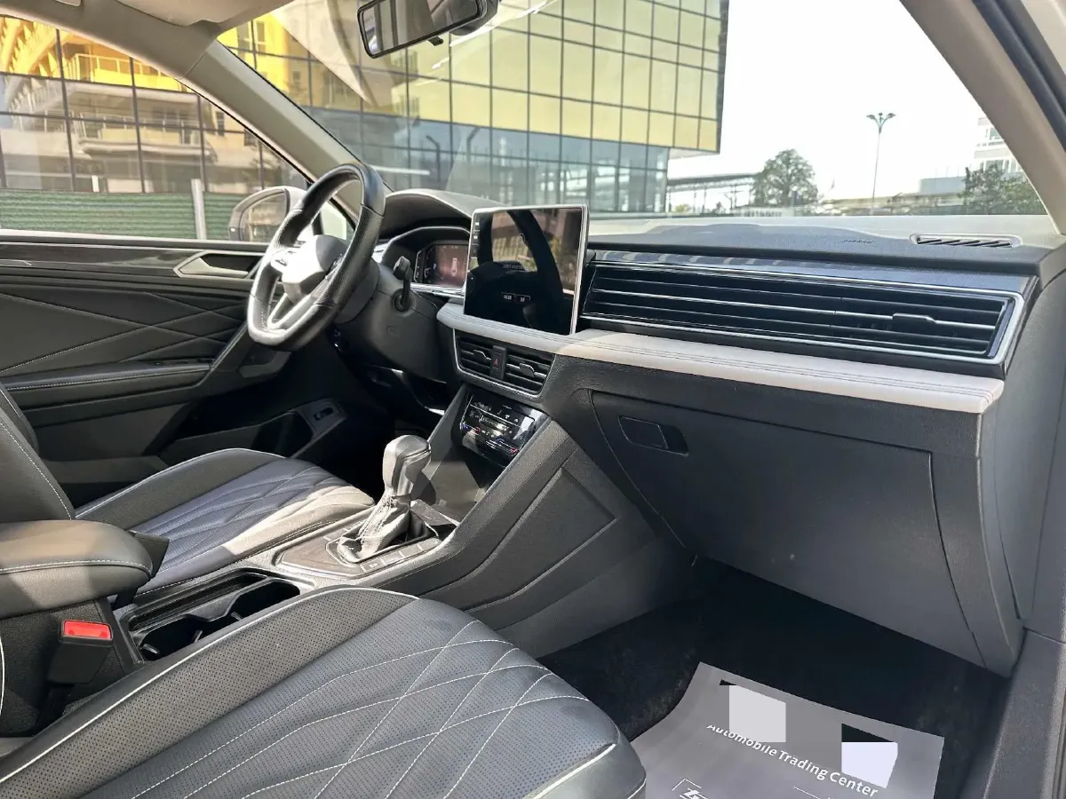 2023 Volkswagen Tiguan L 1.5T 160HP L4 7DCT,autocango,china used car exporter,china ev exporter,chinese used car exporter,chinese used ev exporter