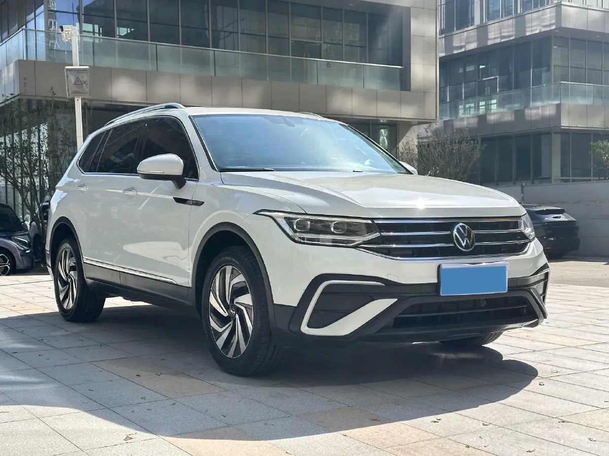 2023 Volkswagen Tiguan L 1.5T 160HP L4 7DCT,autocango,china used car exporter,china ev exporter,chinese used car exporter,chinese used ev exporter