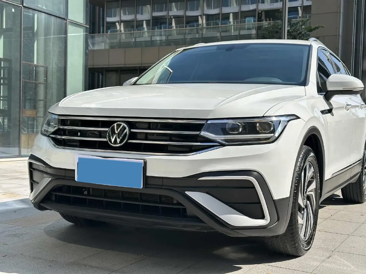 2023 Volkswagen Tiguan L 1.5T 160HP L4 7DCT,autocango,china used car exporter,china ev exporter,chinese used car exporter,chinese used ev exporter