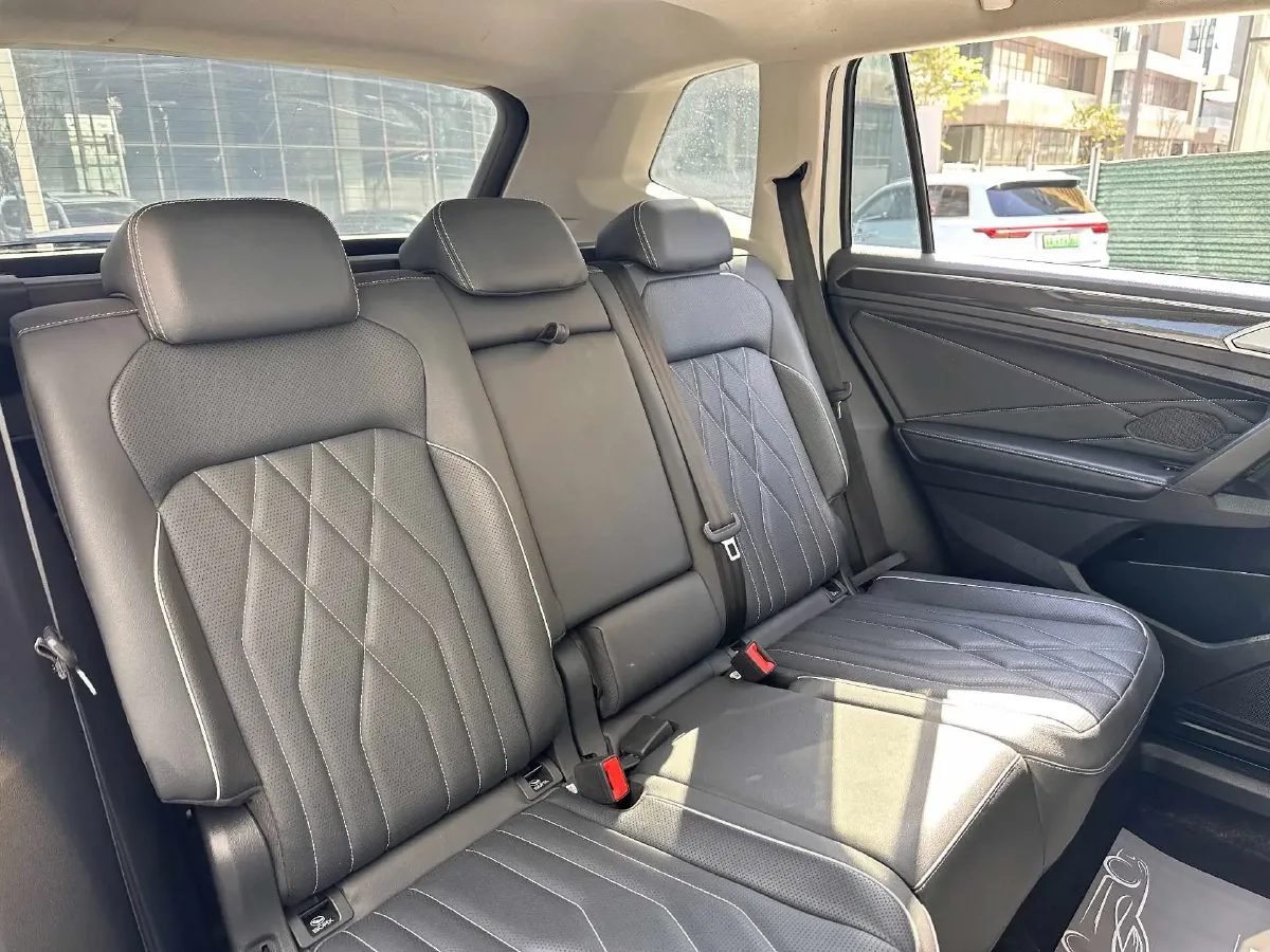 2023 Volkswagen Tiguan L 1.5T 160HP L4 7DCT,autocango,china used car exporter,china ev exporter,chinese used car exporter,chinese used ev exporter