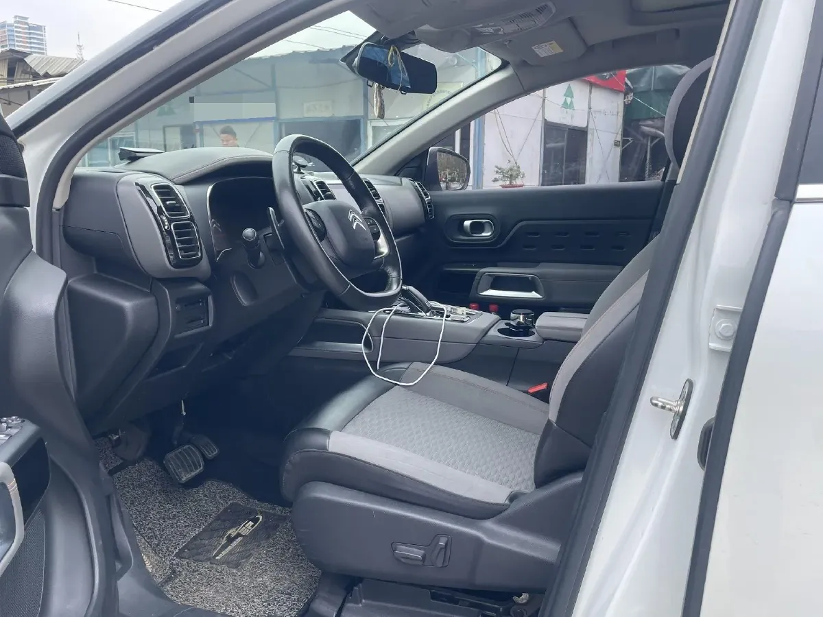 2019 Citroen C5 Aircross 1.6T 167HP L4 6AT,autocango,china used car exporter,china ev exporter,chinese used car exporter,chinese used ev exporter