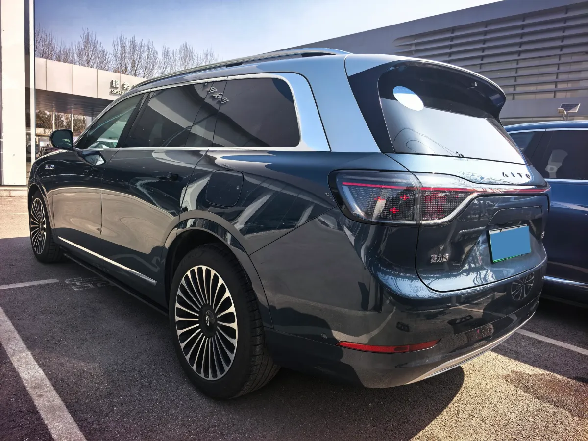 2024 AITO AITO M9 1.5T 152HP L4 REEV 42KWH,autocango,china used car exporter,china ev exporter,chinese used car exporter,chinese used ev exporter