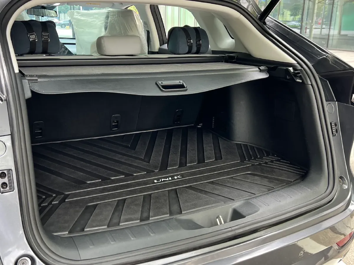 2022 Bestune T99 2.0T 224HP L4 6AT,autocango,china used car exporter,china ev exporter,chinese used car exporter,chinese used ev exporter