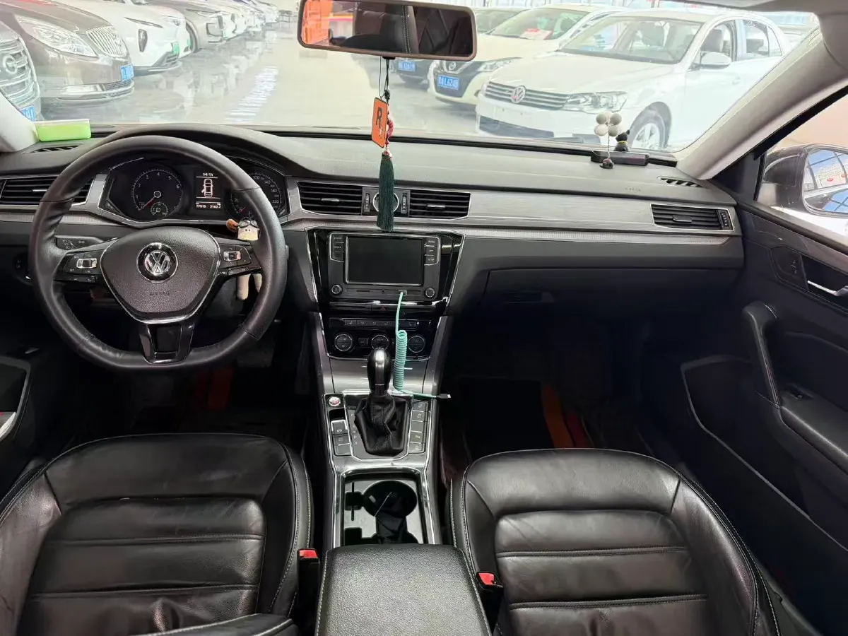 2017 Volkswagen Passat 1.8T 180HP L4 7DCT,autocango,china used car exporter,china ev exporter,chinese used car exporter,chinese used ev exporter