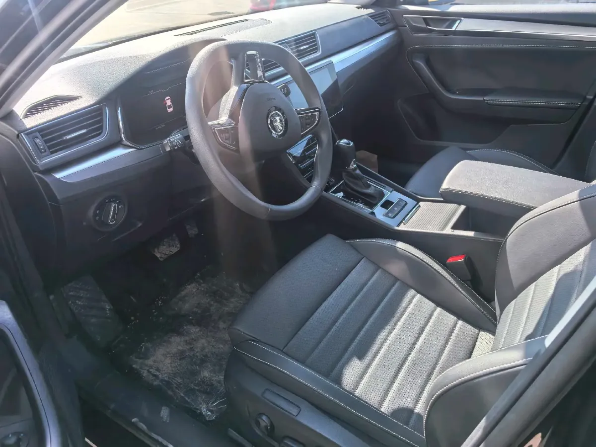 2024 Skoda Superb 1.4T 150HP L4 7DCT,autocango,china used car exporter,china ev exporter,chinese used car exporter,chinese used ev exporter