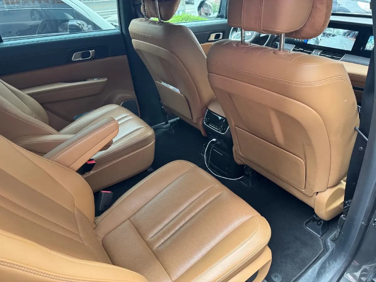 2020 Li ONE Range Extended 131HP REEV 40.5KWH,autocango,china used car exporter,china ev exporter,chinese used car exporter,chinese used ev exporter