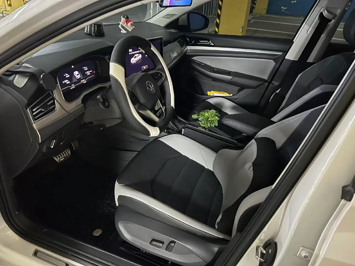 2025 Volkswagen Bora 1.5T 160HP L4 7DCT,autocango,china used car exporter,china ev exporter,chinese used car exporter,chinese used ev exporter