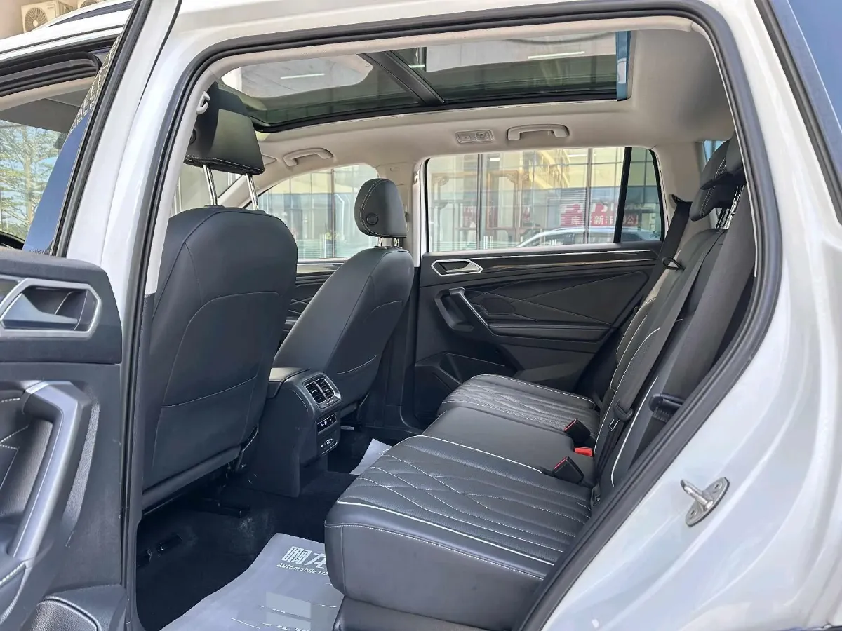 2023 Volkswagen Tiguan L 1.5T 160HP L4 7DCT,autocango,china used car exporter,china ev exporter,chinese used car exporter,chinese used ev exporter