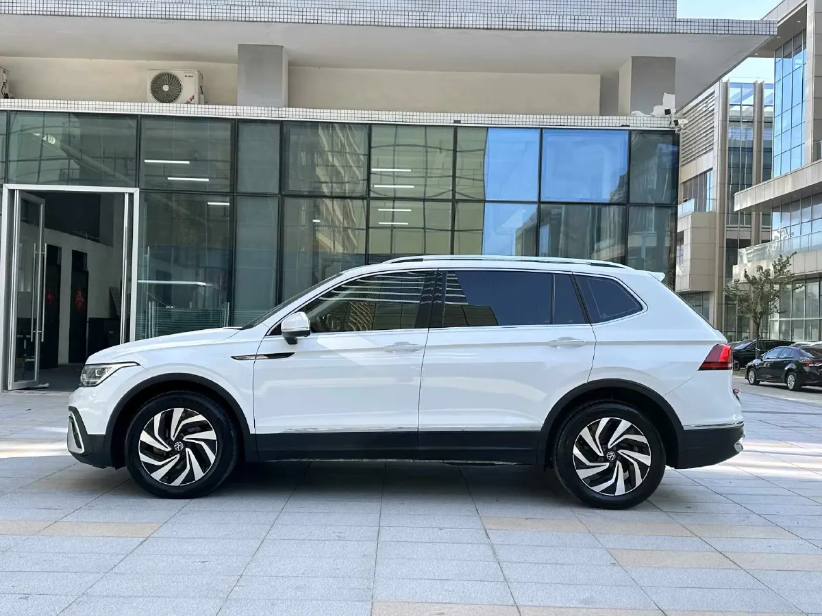 2023 Volkswagen Tiguan L 1.5T 160HP L4 7DCT,autocango,china used car exporter,china ev exporter,chinese used car exporter,chinese used ev exporter