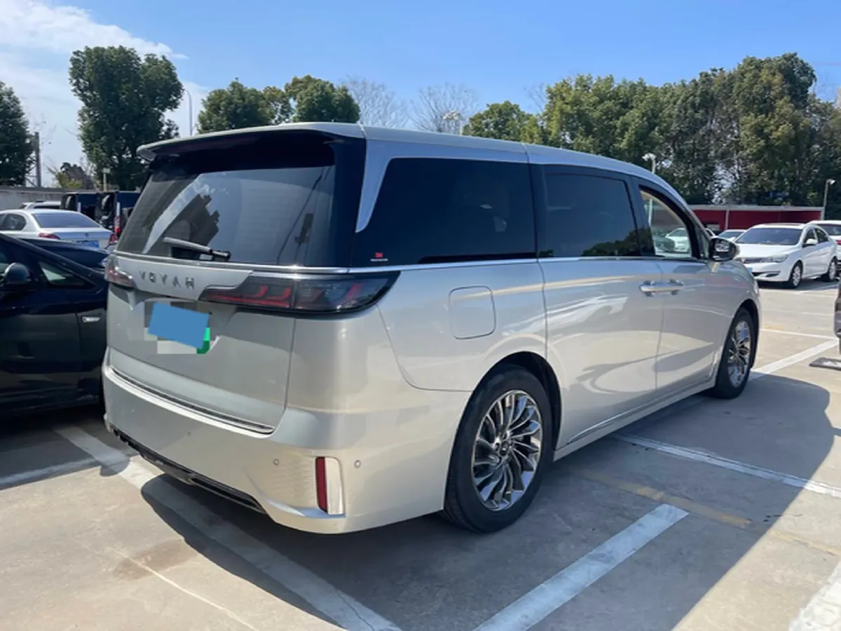 2022 Voyah Dream 1.5T 136HP L4 PHEV 25.57KWH,autocango,china used car exporter,china ev exporter,chinese used car exporter,chinese used ev exporter