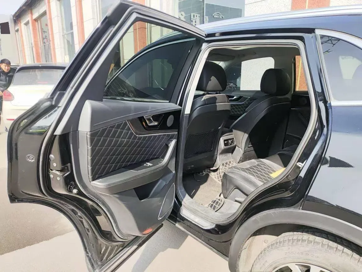 2022 HongQi HS5 2.0T 224HP L4 6AT,autocango,china used car exporter,china ev exporter,chinese used car exporter,chinese used ev exporter