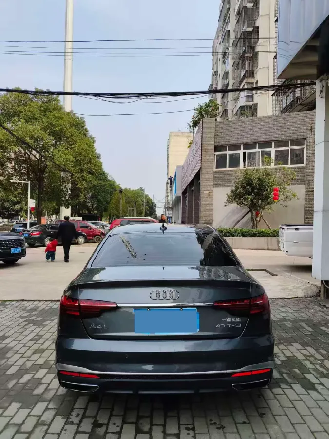 2020 Audi A4L 2.0T 190HP L4 7DCT,autocango,china used car exporter,china ev exporter,chinese used car exporter,chinese used ev exporter