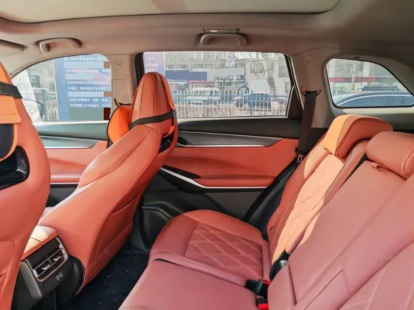 2023 ChangAn CS75 Plus 1.5T 188HP L4 8AT,autocango,china used car exporter,china ev exporter,chinese used car exporter,chinese used ev exporter