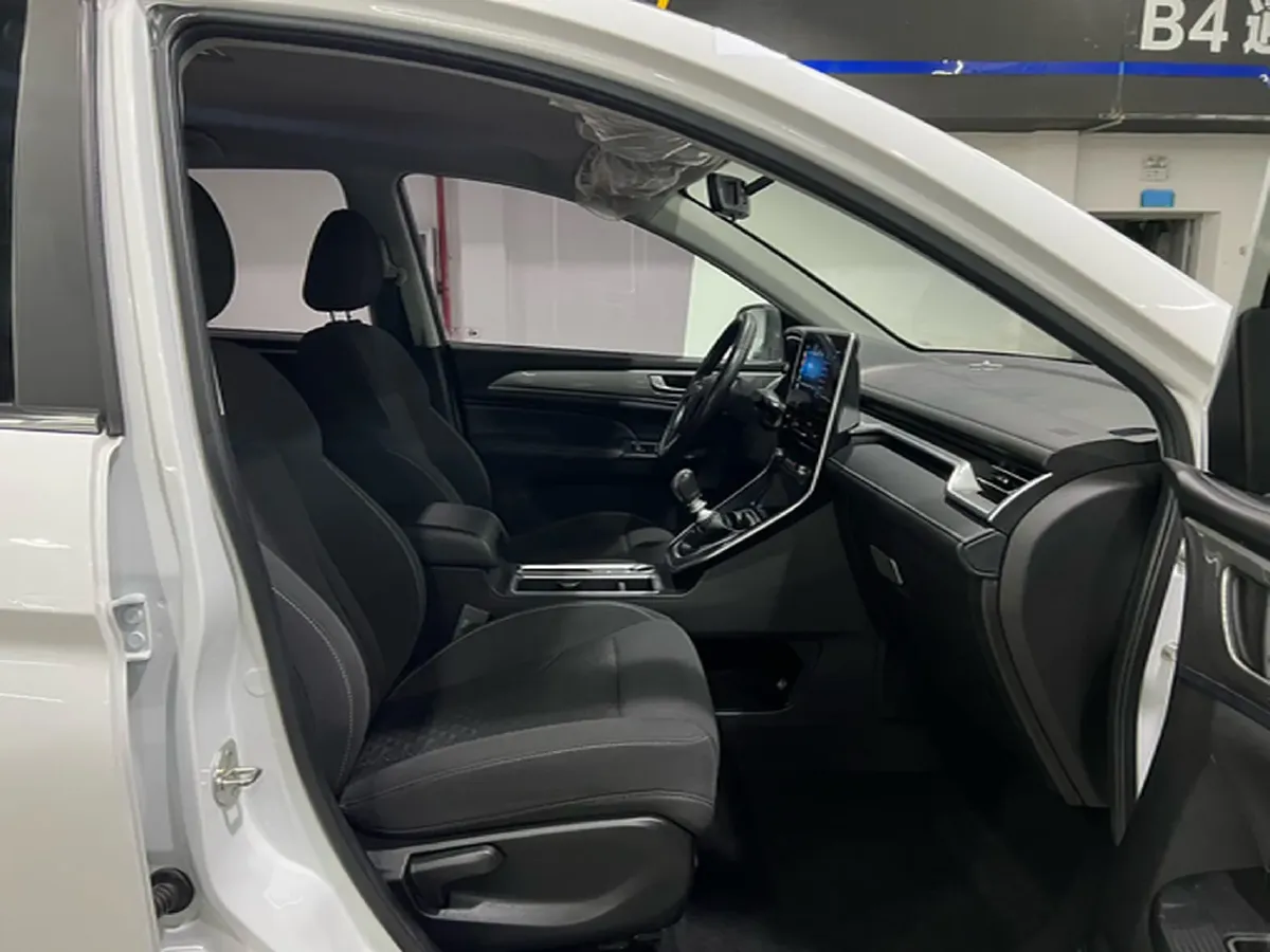 2021 Haval M6 1.5T 150HP L4 6MT,autocango,china used car exporter,china ev exporter,chinese used car exporter,chinese used ev exporter