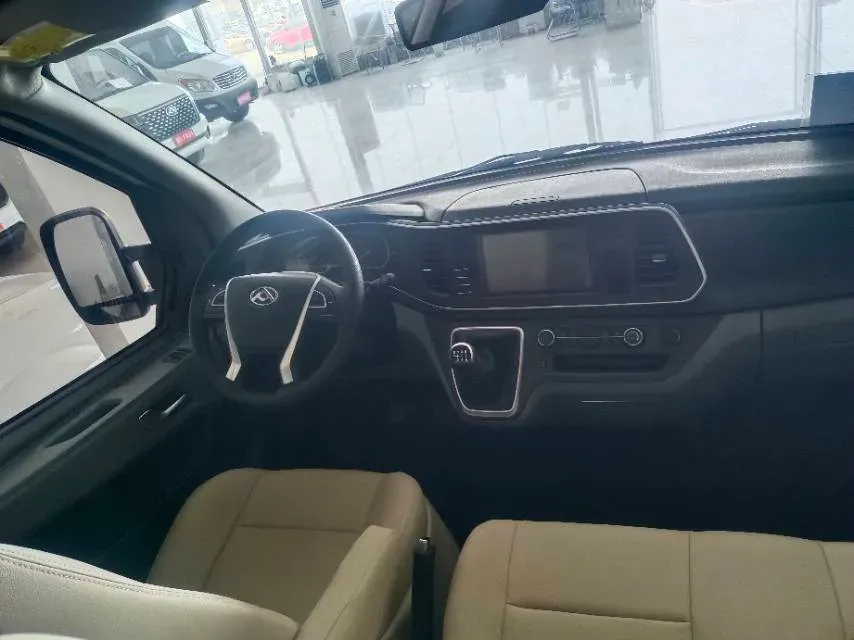 2023 MAXUS XinTu V80 2.0T 127HP L4 6MT,autocango,china used car exporter,china ev exporter,chinese used car exporter,chinese used ev exporter