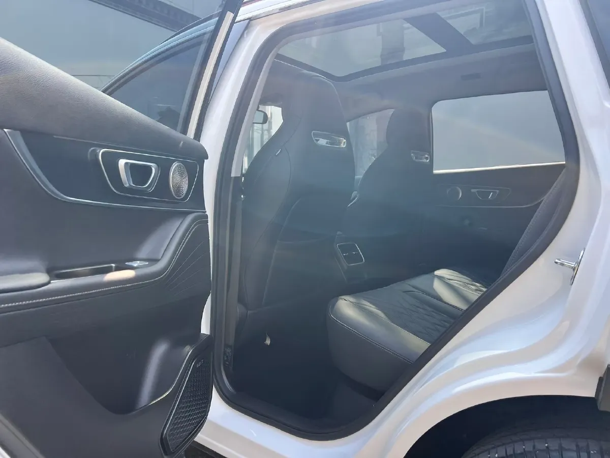 2023 Chery Tiggo 7 Plus 1.6T 197HP L4 7DCT,autocango,china used car exporter,china ev exporter,chinese used car exporter,chinese used ev exporter