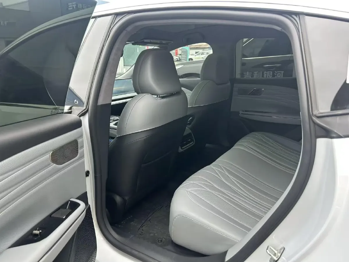 2025 MAXUS InterstellarX 2.5T 224HP L4 8AT,autocango,china used car exporter,china ev exporter,chinese used car exporter,chinese used ev exporter