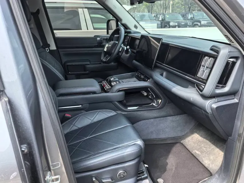 2025 FangChengBao Bao 5 1.5T 194HP L4 E-CVT PHEV 31.8KWH,autocango,china used car exporter,china ev exporter,chinese used car exporter,chinese used ev exporter