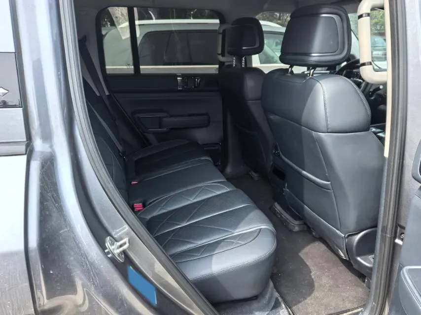 2025 FangChengBao Bao 5 1.5T 194HP L4 E-CVT PHEV 31.8KWH,autocango,china used car exporter,china ev exporter,chinese used car exporter,chinese used ev exporter