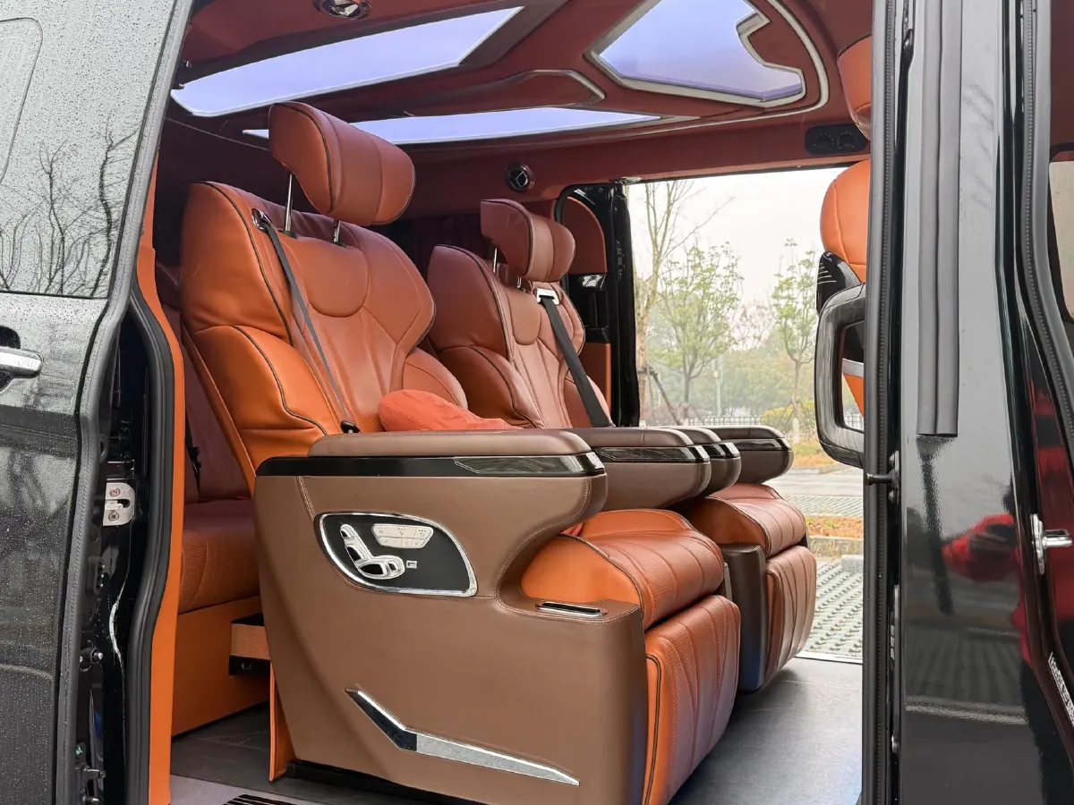 2024 Ford Tourneo 2.0T 220HP L4 9AT,autocango,china used car exporter,china ev exporter,chinese used car exporter,chinese used ev exporter