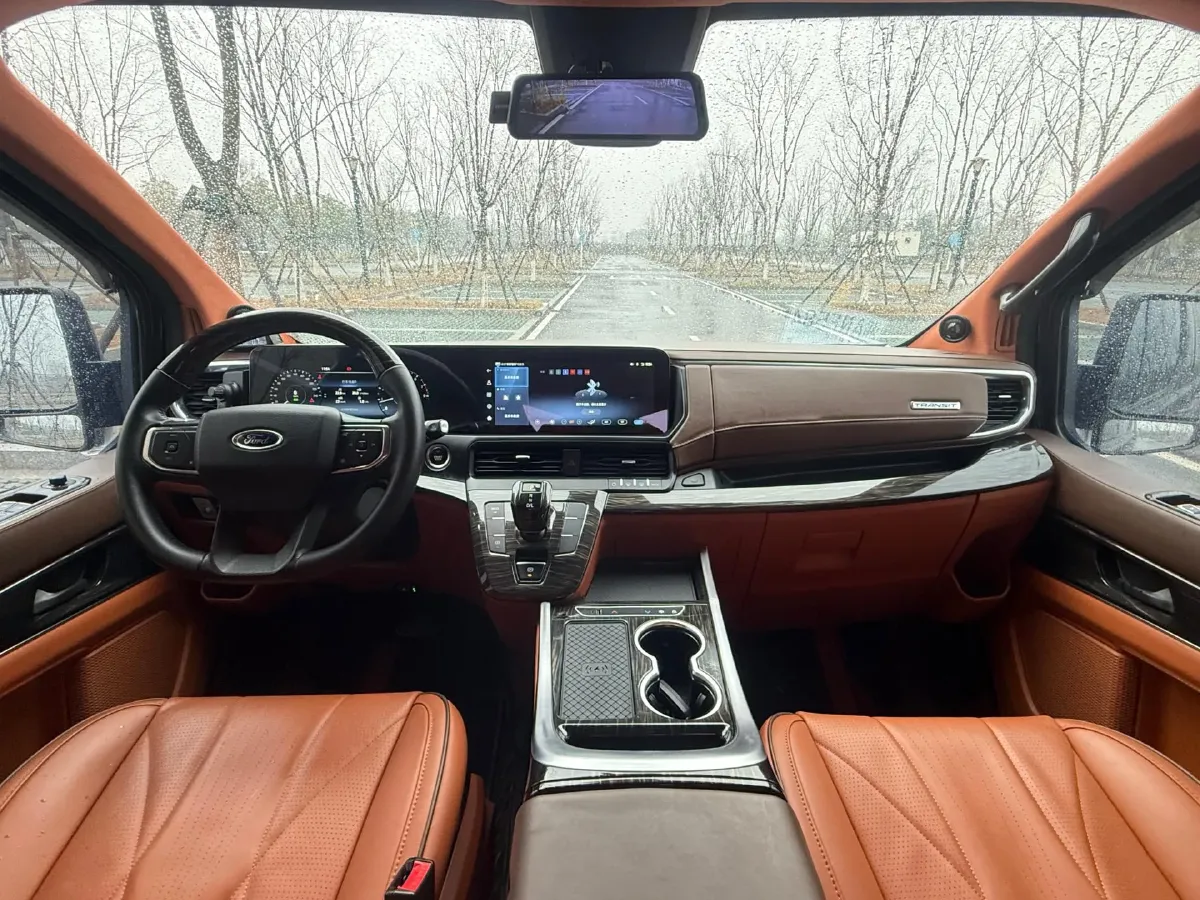 2024 Ford Tourneo 2.0T 220HP L4 9AT,autocango,china used car exporter,china ev exporter,chinese used car exporter,chinese used ev exporter