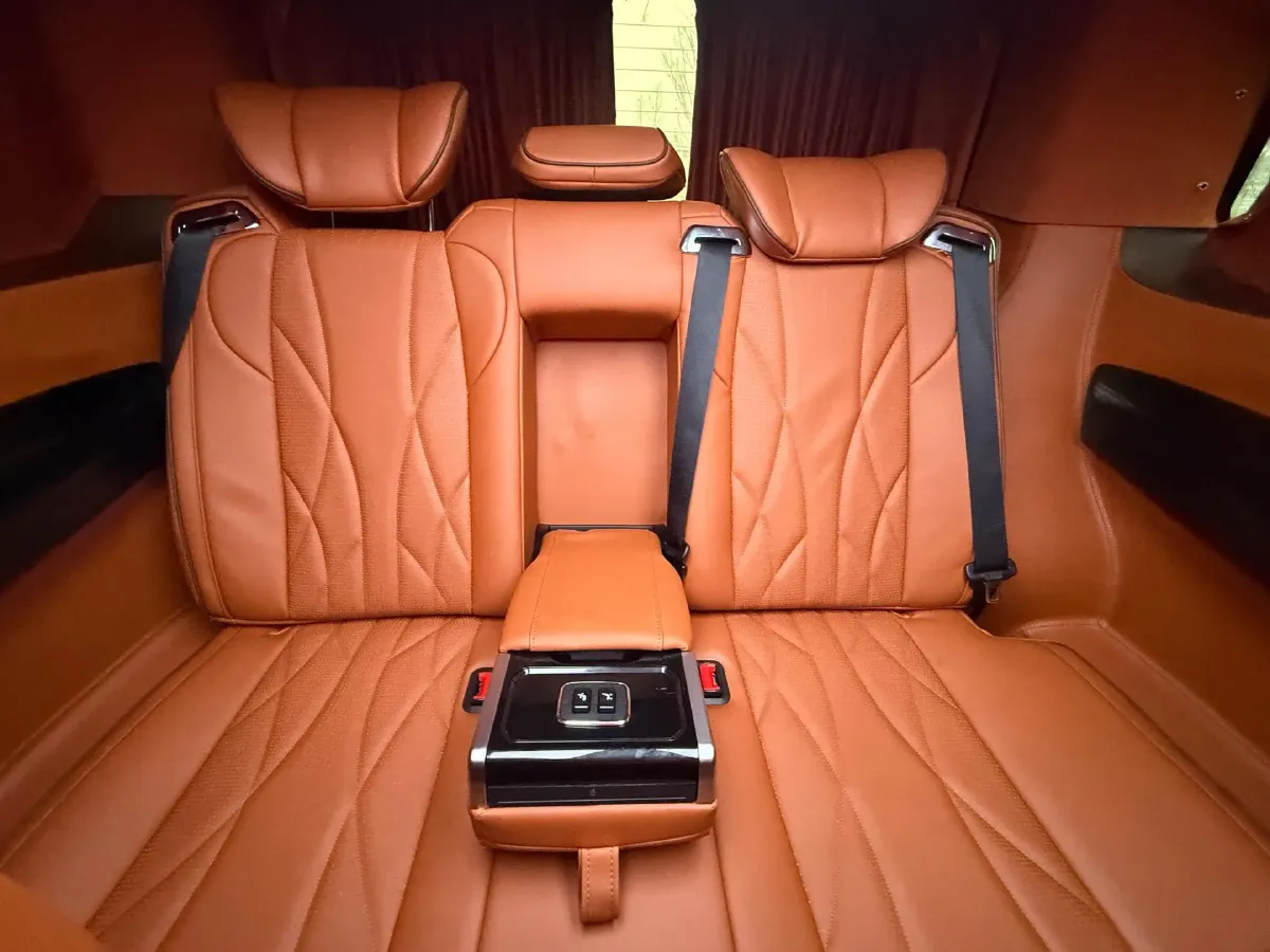 2024 Ford Tourneo 2.0T 220HP L4 9AT,autocango,china used car exporter,china ev exporter,chinese used car exporter,chinese used ev exporter