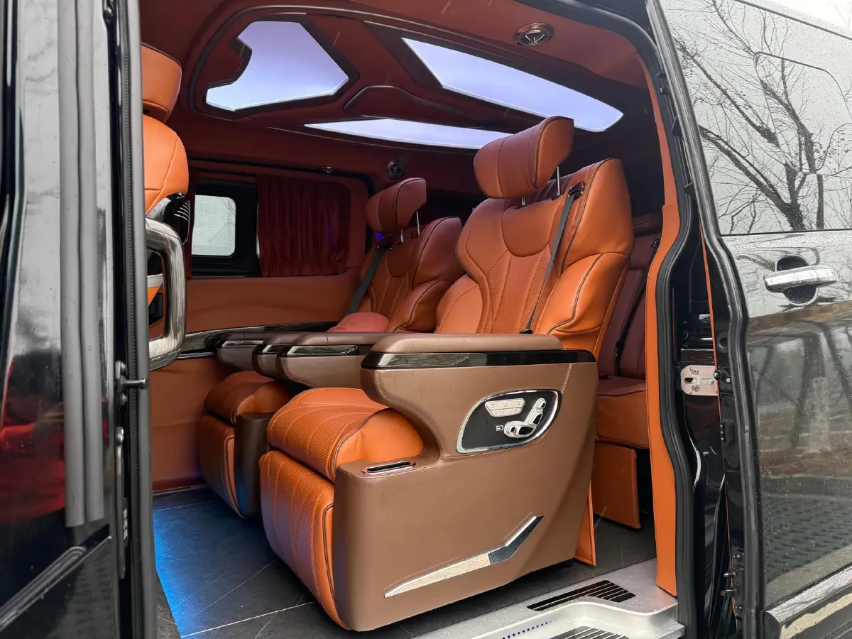 2024 Ford Tourneo 2.0T 220HP L4 9AT,autocango,china used car exporter,china ev exporter,chinese used car exporter,chinese used ev exporter