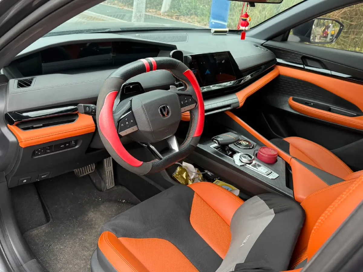 2023 ChangAn UNI-V 1.5T 188HP L4 7DCT,autocango,china used car exporter,china ev exporter,chinese used car exporter,chinese used ev exporter