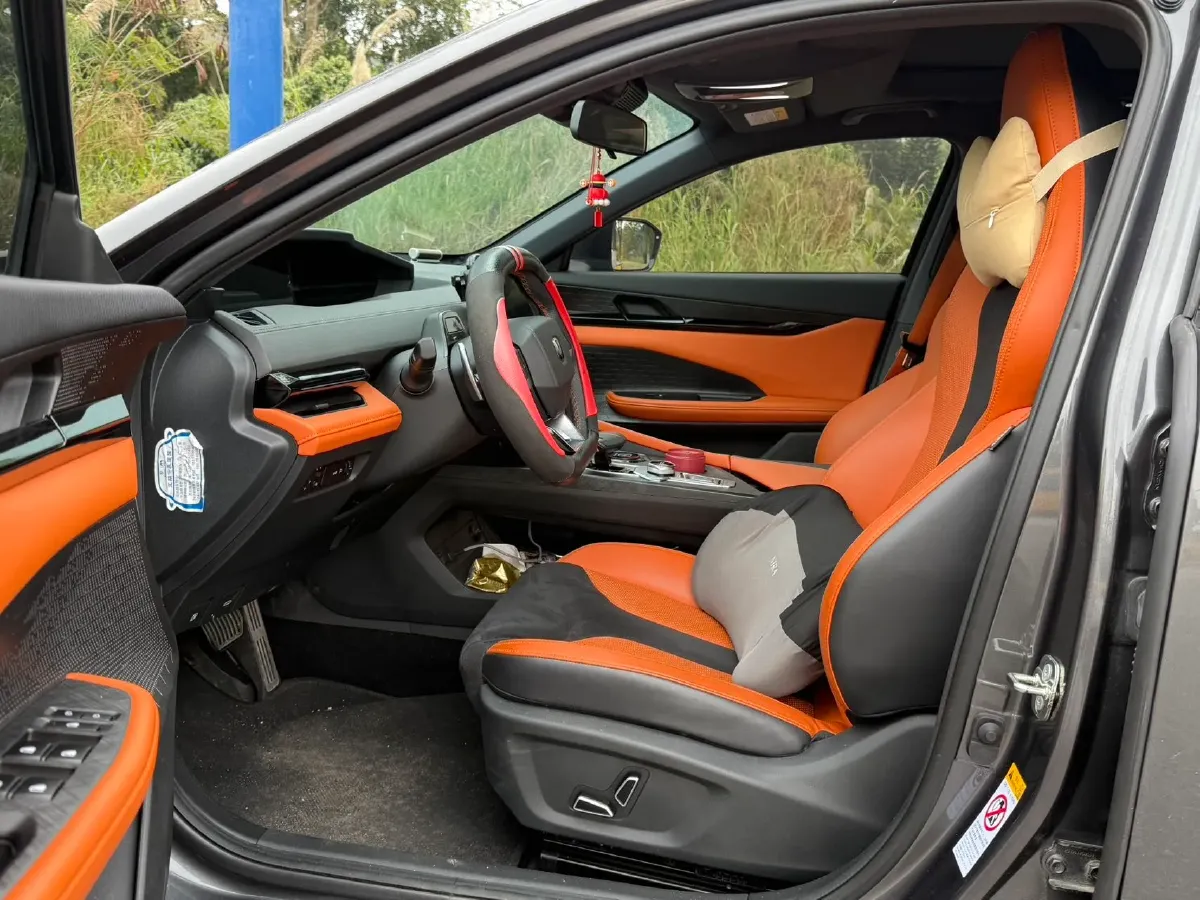 2023 ChangAn UNI-V 1.5T 188HP L4 7DCT,autocango,china used car exporter,china ev exporter,chinese used car exporter,chinese used ev exporter