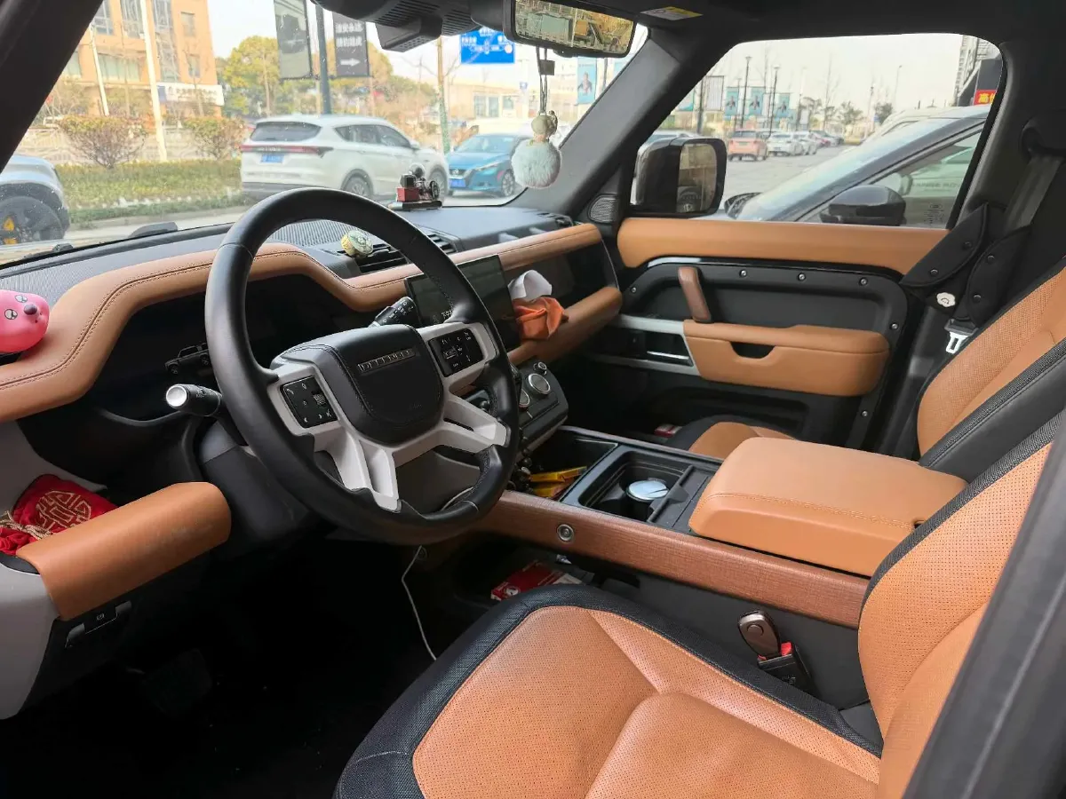 2024 Land Rover Defender 3.0T 400HP L6 8AT,autocango,china used car exporter,china ev exporter,chinese used car exporter,chinese used ev exporter