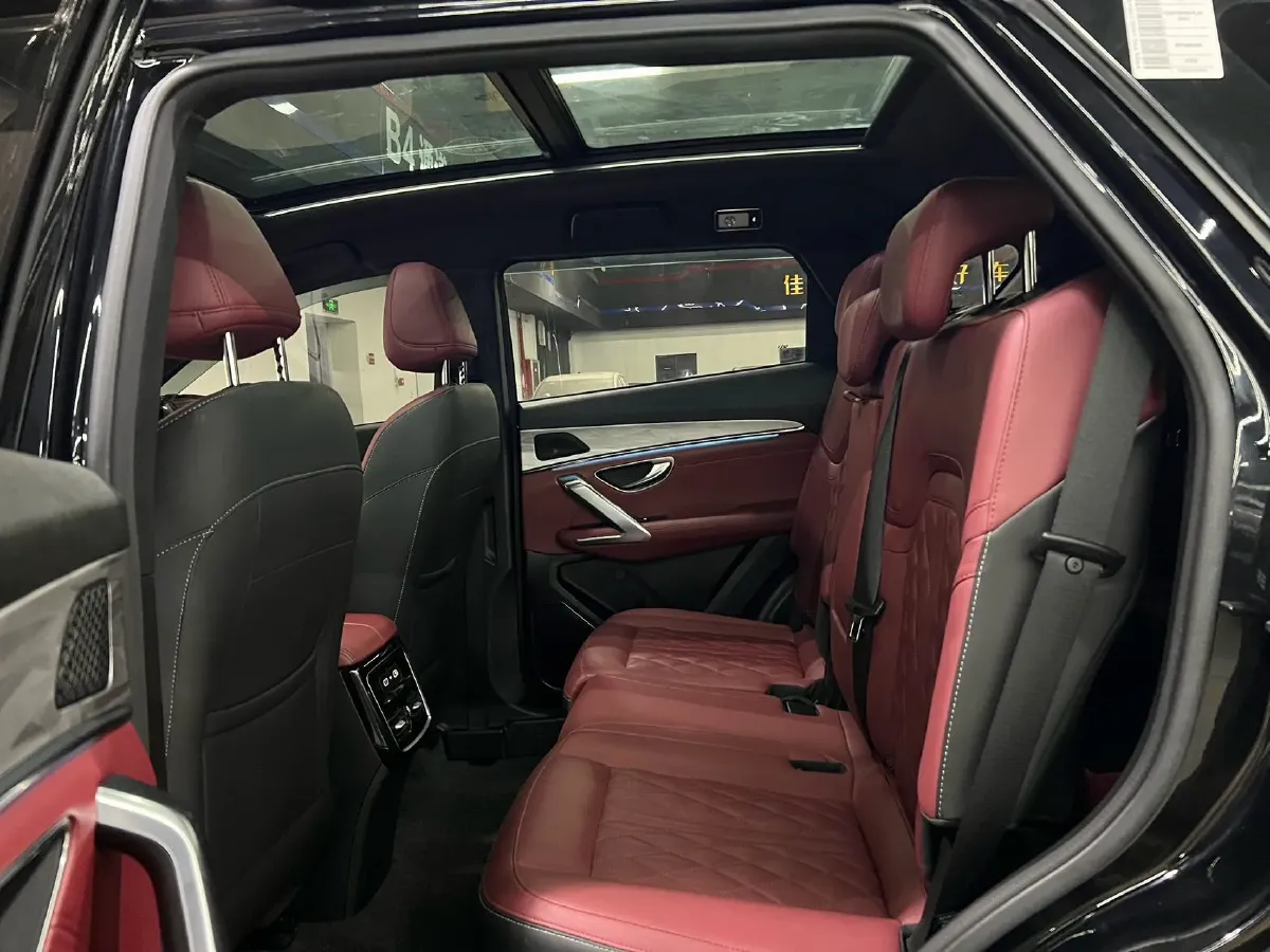 2023 ChangAn Oshan X7 Plus 1.5T 188HP L4 7DCT,autocango,china used car exporter,china ev exporter,chinese used car exporter,chinese used ev exporter