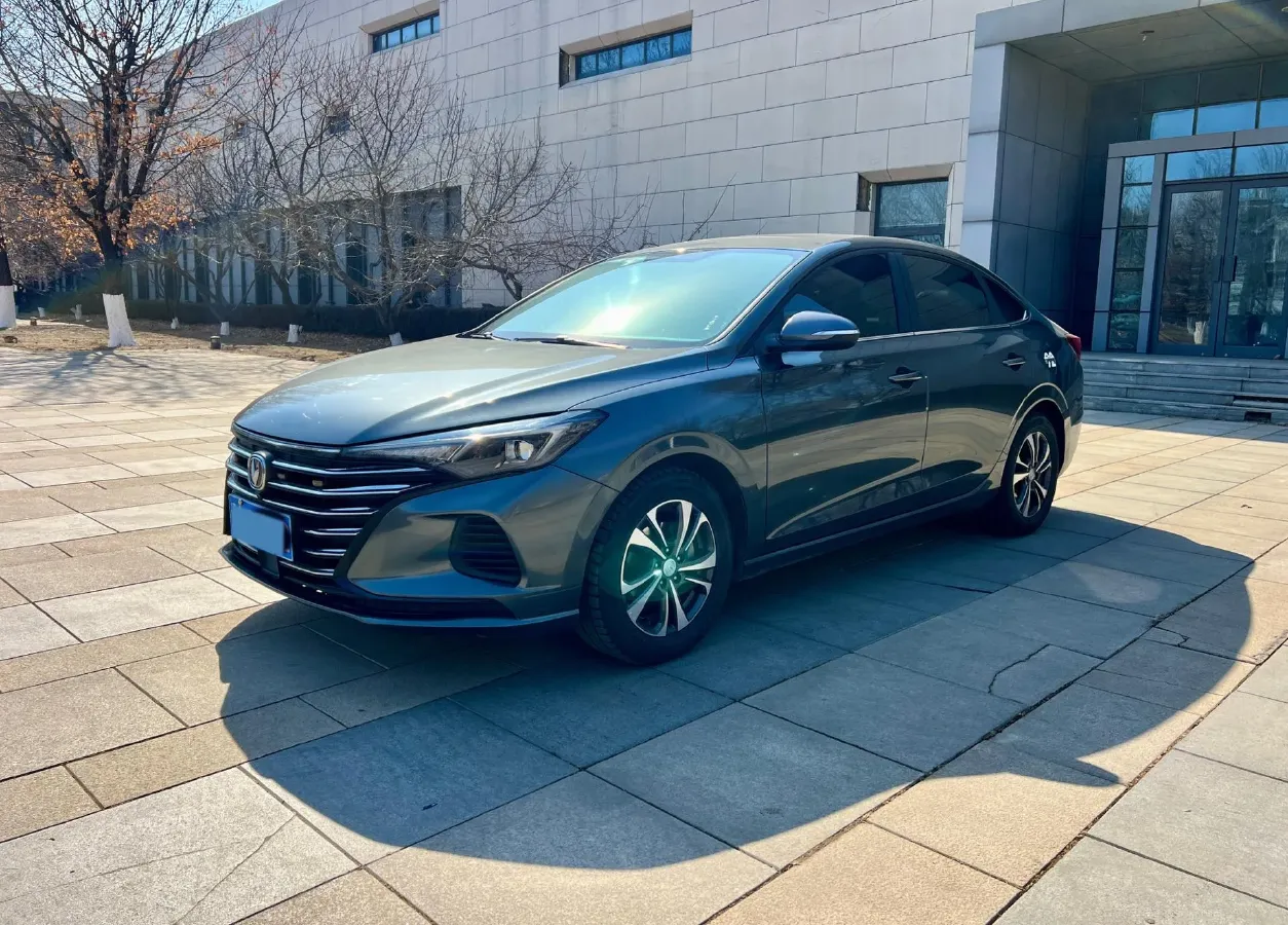 2021 ChangAn Eado 1.6L 128HP L4 5MT,autocango,china used car exporter,china ev exporter,chinese used car exporter,chinese used ev exporter