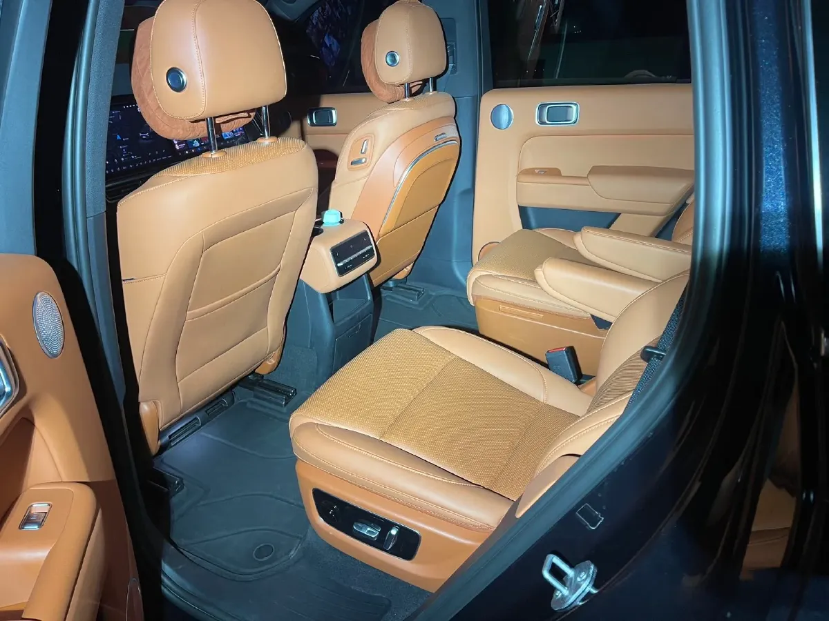 2023 Li L8 Range Extended 154HP REEV 40.9KWH,autocango,china used car exporter,china ev exporter,chinese used car exporter,chinese used ev exporter