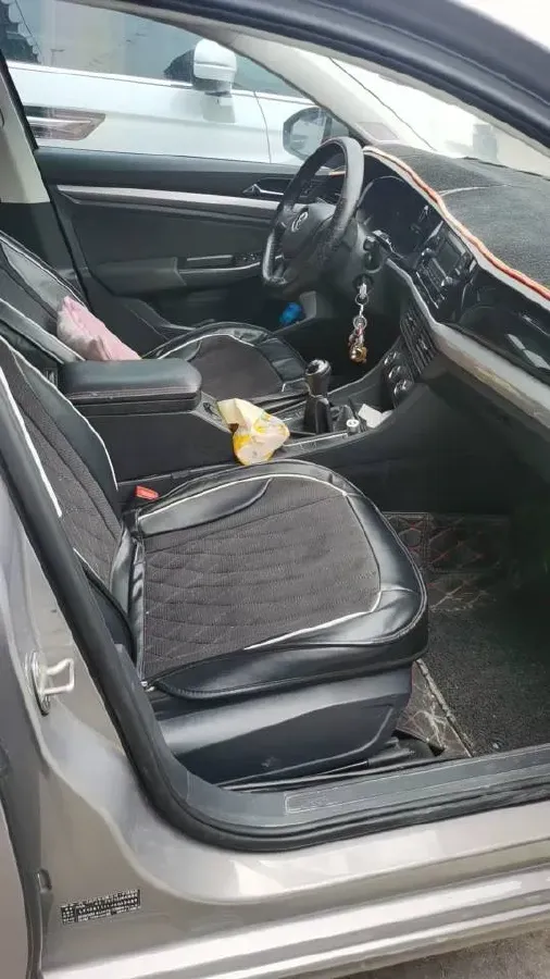 2019 MAXUS XinTu V80 2.5T 136HP L4 6MT,autocango,china used car exporter,china ev exporter,chinese used car exporter,chinese used ev exporter