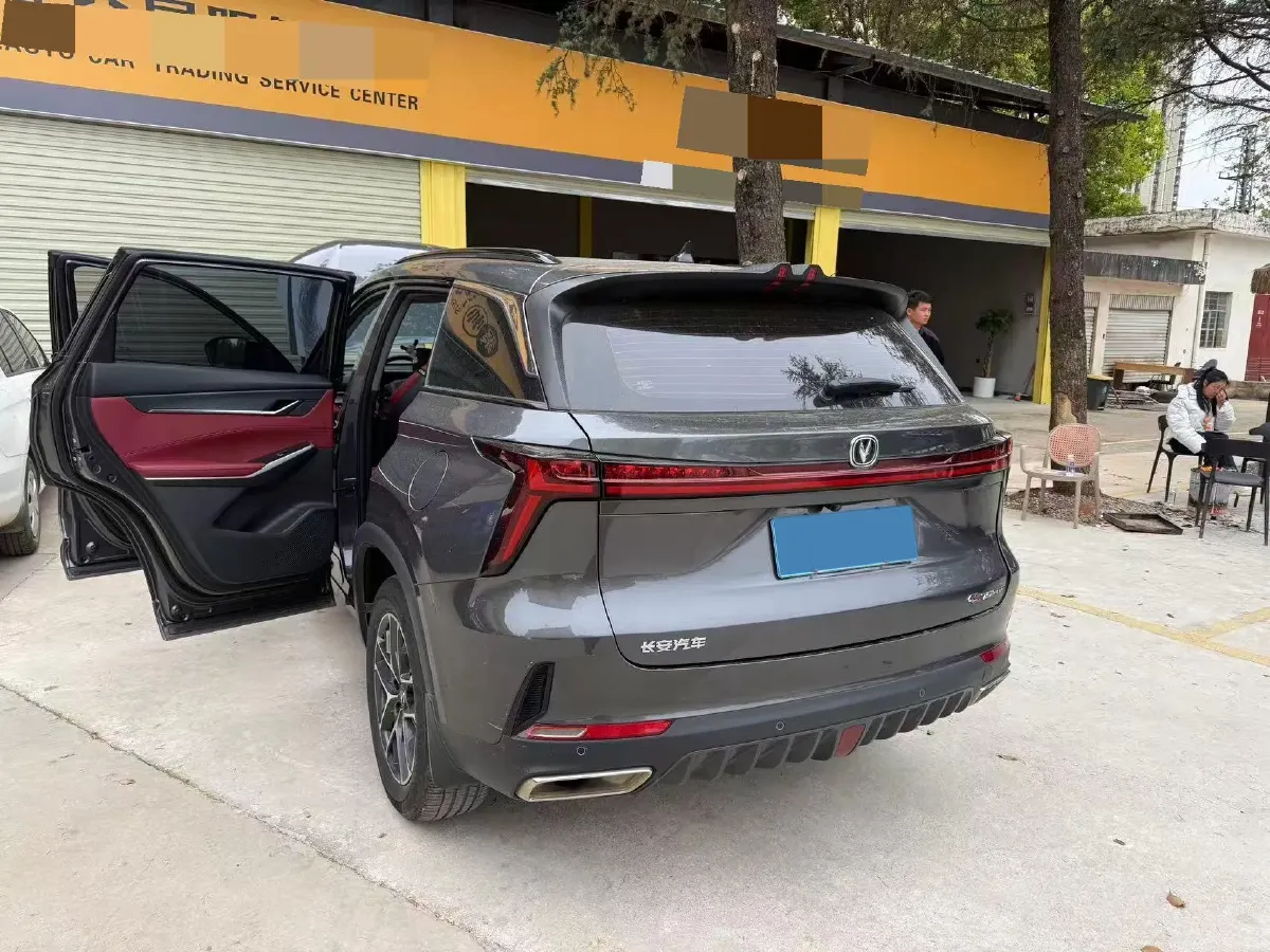 2022 ChangAn CS75 Plus 1.5T 188HP L4 8AT,autocango,china used car exporter,china ev exporter,chinese used car exporter,chinese used ev exporter